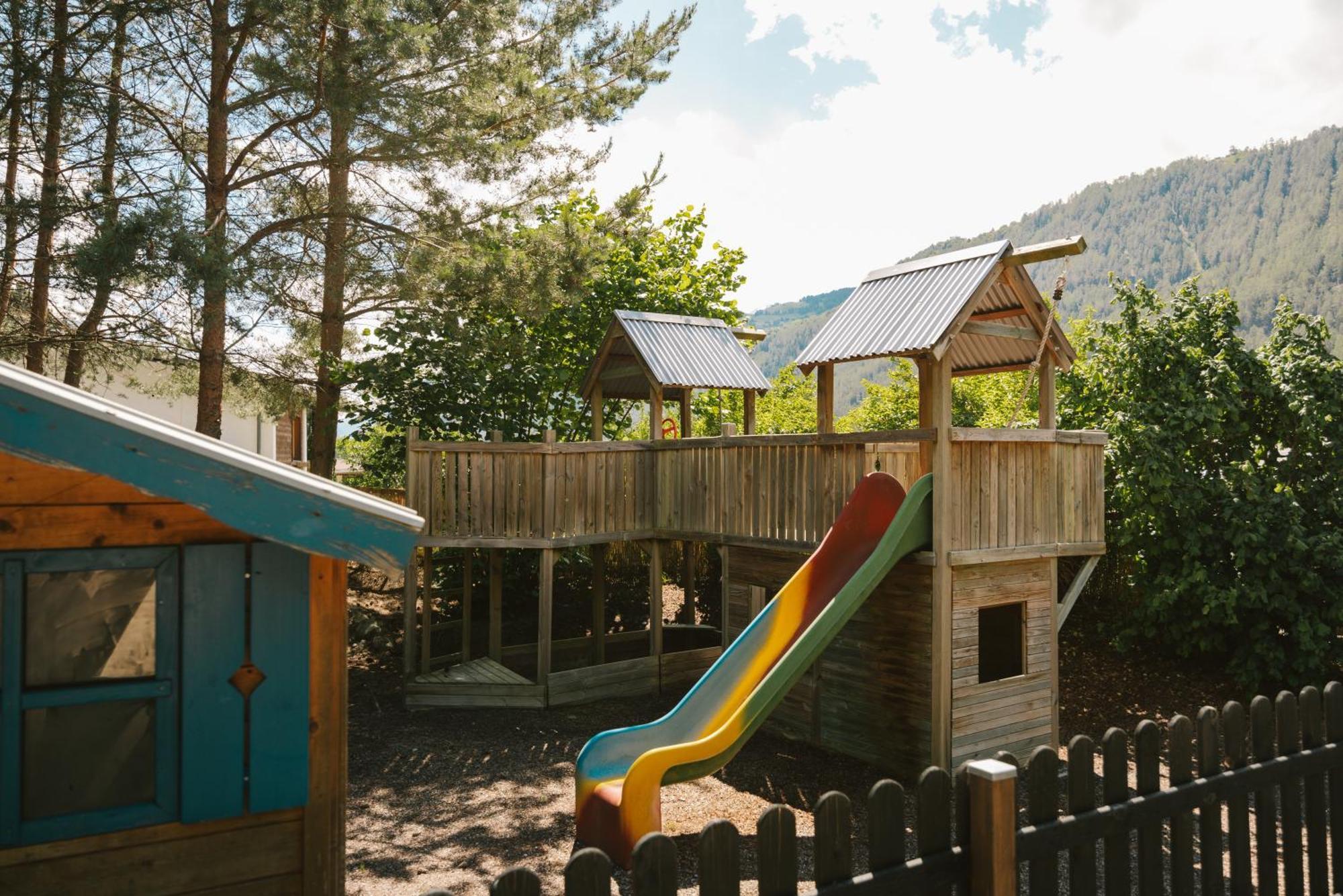 Neueroeffnung Miaflor Familien- & Aktivresort Риед им Оберинтал Екстериор снимка